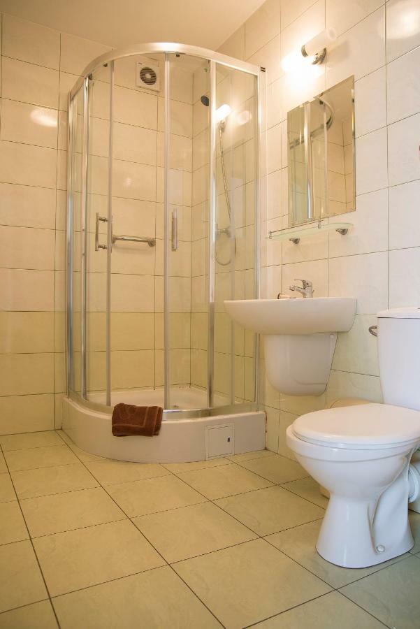 Sanatorium Uzdrowiskowe Lacznosc Hotel Ciechocinek Buitenkant foto